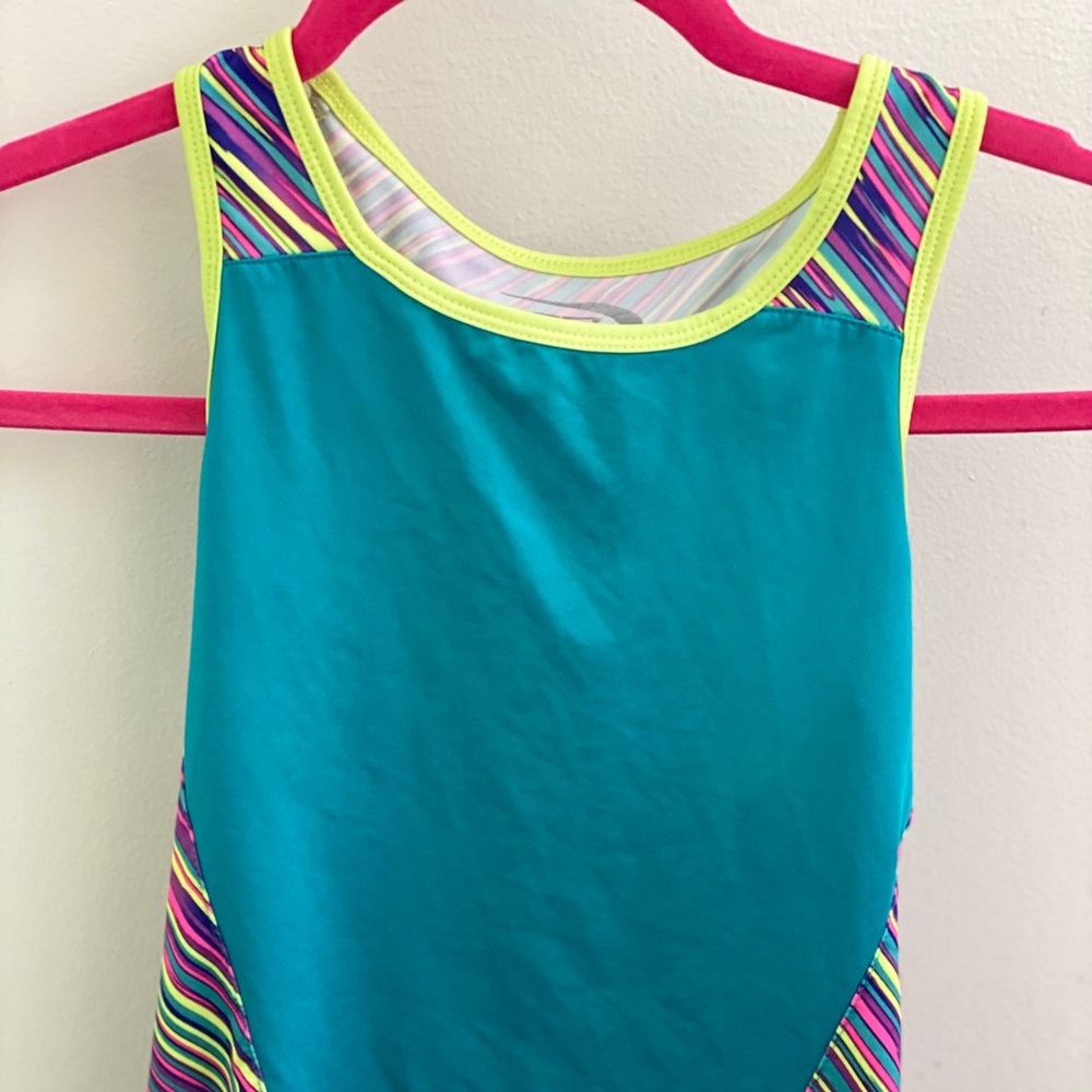 Athletic tank top